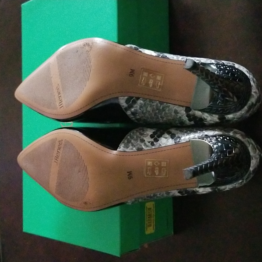 Shoes - Picture 5 of 7